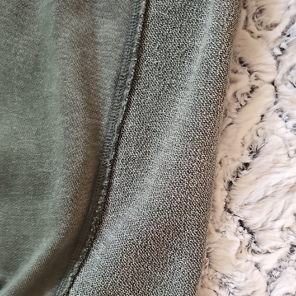 Aerie Forest Green Two Tone V-Neck Pullover-trendy,like New Condition! - Picture 2 of 8